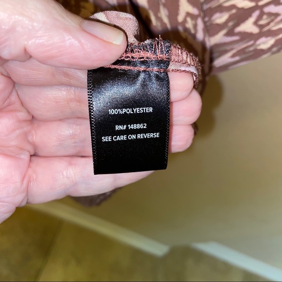 Torrid muted mauve ikat pattern with details - Picture 4 of 5